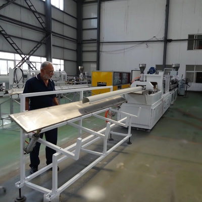 comprar Shenzhen HYPET PVC/Plastic Square/Half Round Rain Gutter Production Line Half Round Rain Water Gutter Machine Manufacturer online manufacture