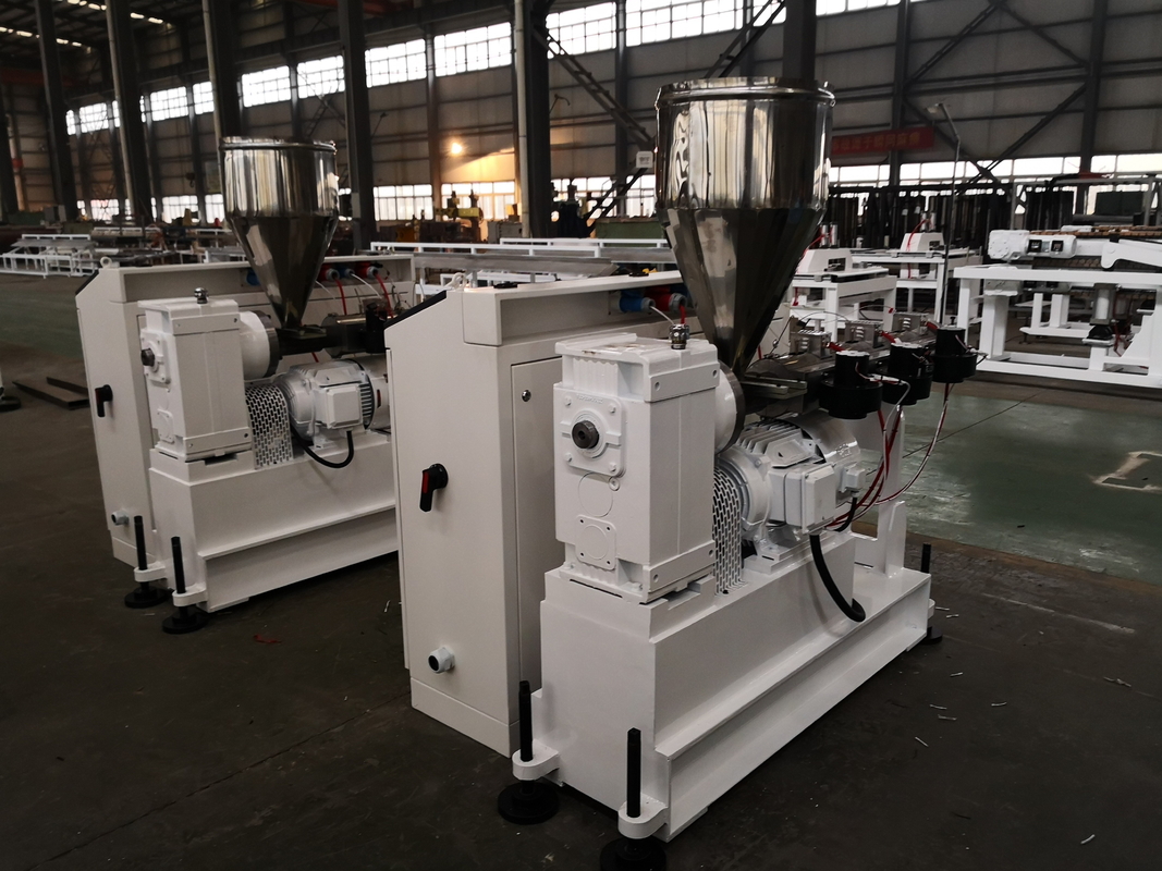 Peças de polipropileno de alta densidade (HDPE) LDPE PE de perfil de pellets de folha de grelha de placa de parafuso único Extrusora SJ120/28 75kw 300kg/h máquina de extrusão