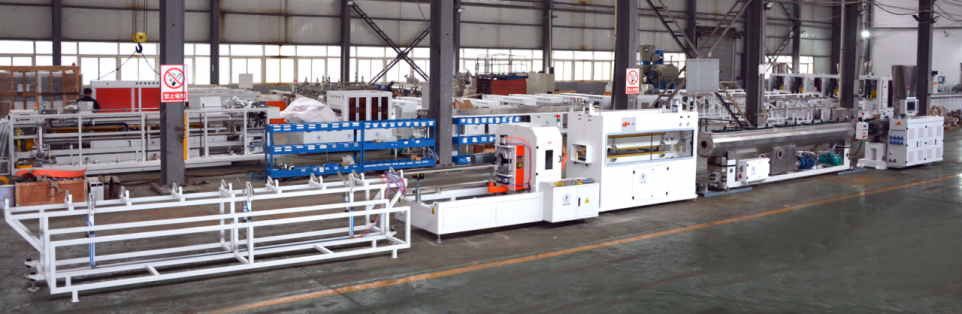 Linha de drenagem de água e esgoto de PVC de alta eficiência de 40-250 mm com extrusora de parafusos paralelas HYPS90/28 com motor de 55kw