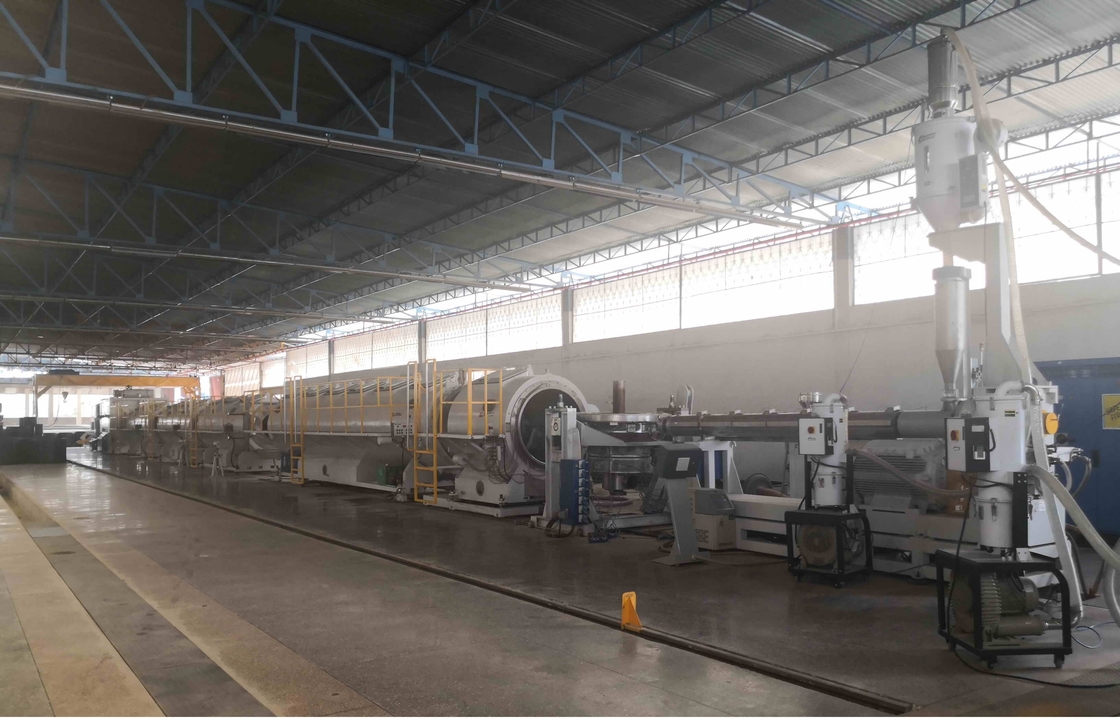 400mm -1000mm Plástico HDPE PE tubos de fabricação de máquinas Linha de produção com grande extrusora de parafuso único SJ150/38 motor 400kW E saída 1400kg/h