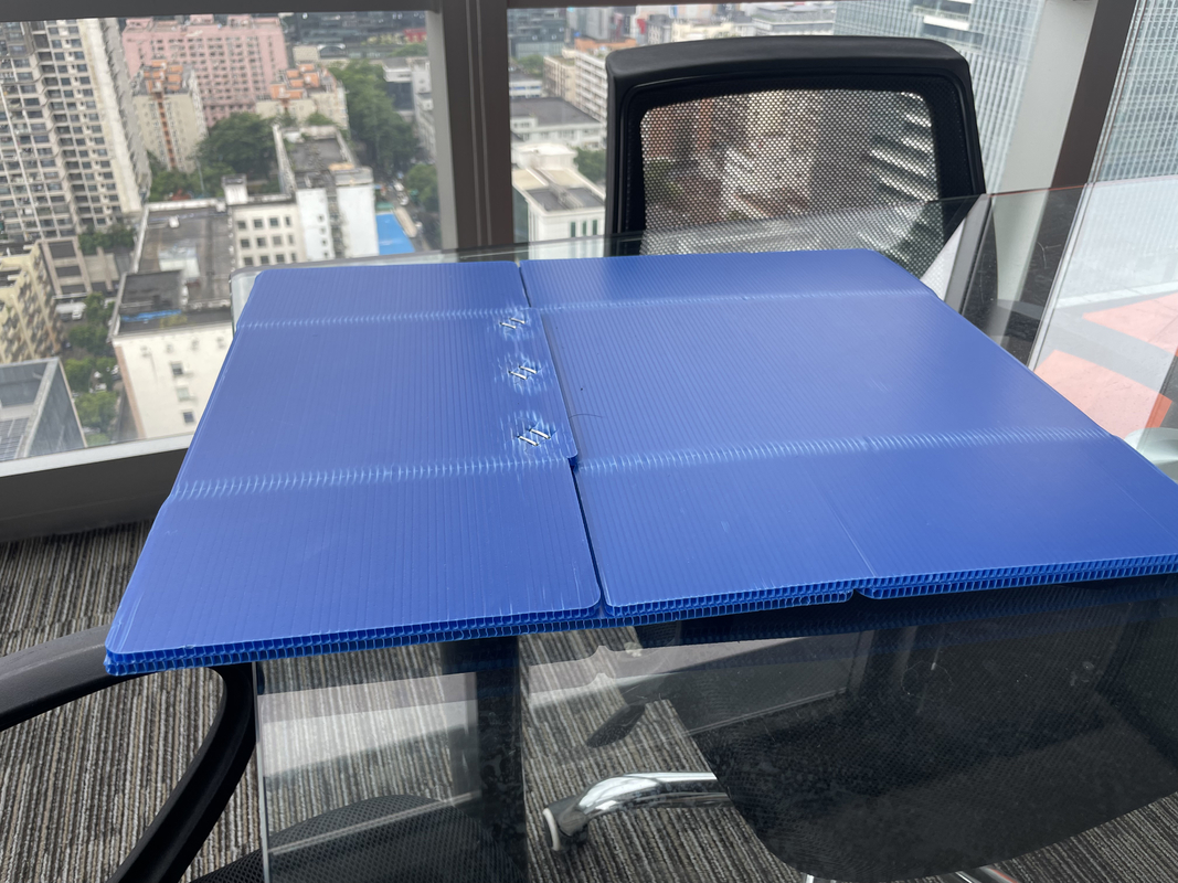 1400 / 1800mm PP Máquina de extrusão de placas de grelha oco PP
