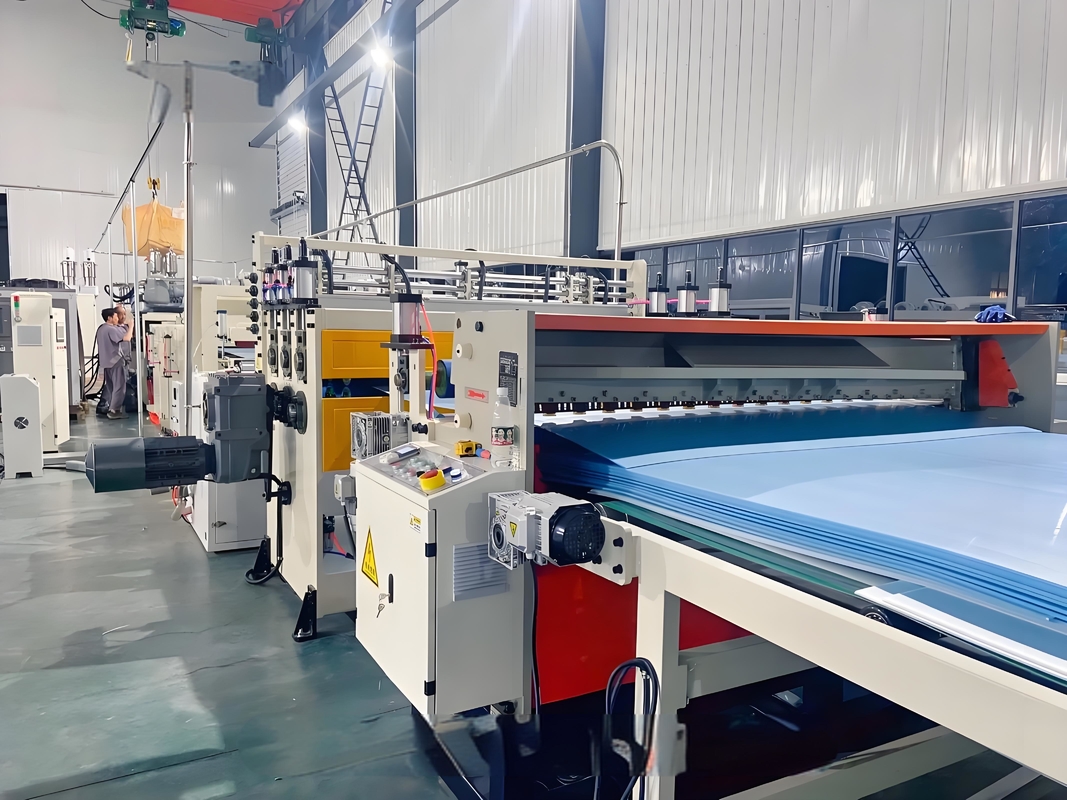 2200 / 2600mm PP máquina de placa de grelha oca 150kw Potência PP linha de extrusão de placa oca
